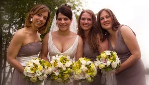 La mariée avec ses demoiselles d'honneur